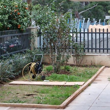 A Cozy Affordable Place At Voula Atenas Exterior foto