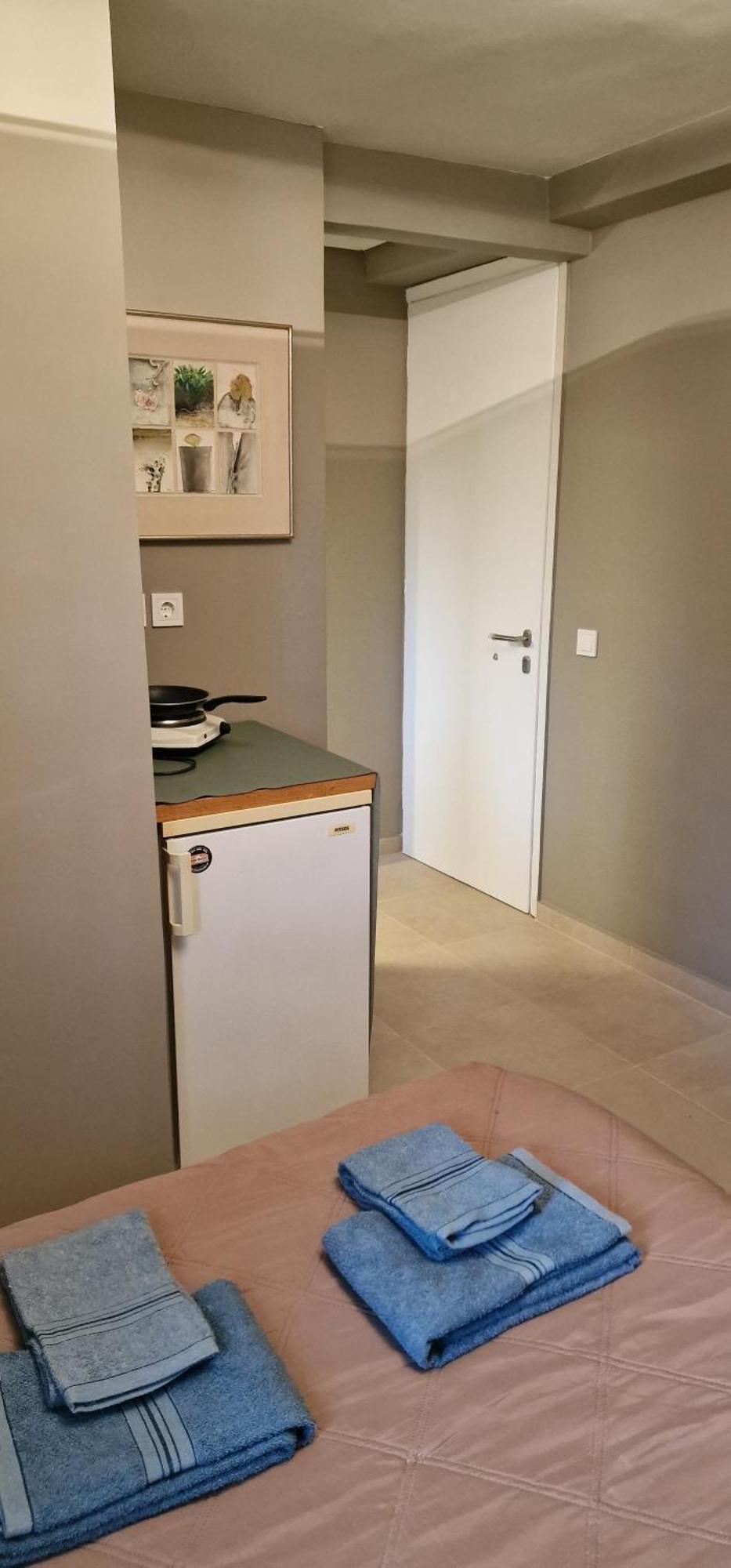 A Cozy Affordable Place At Voula Atenas Exterior foto