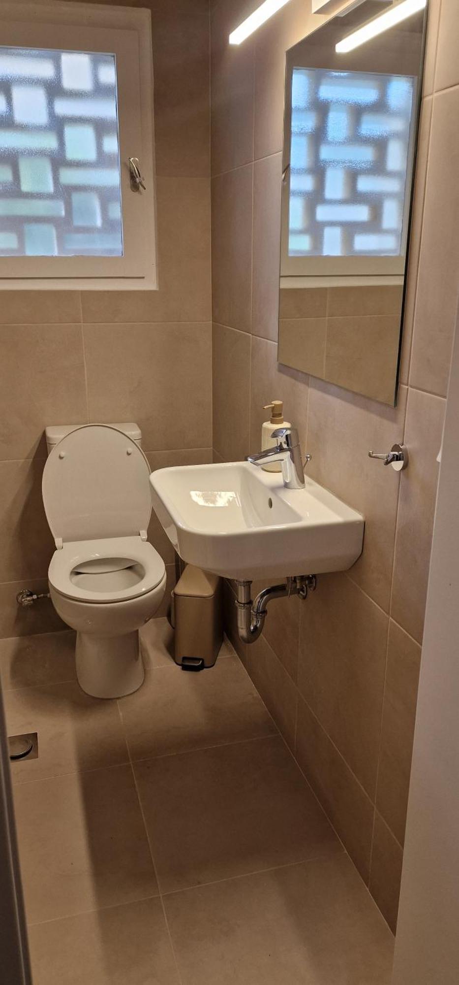 A Cozy Affordable Place At Voula Atenas Exterior foto