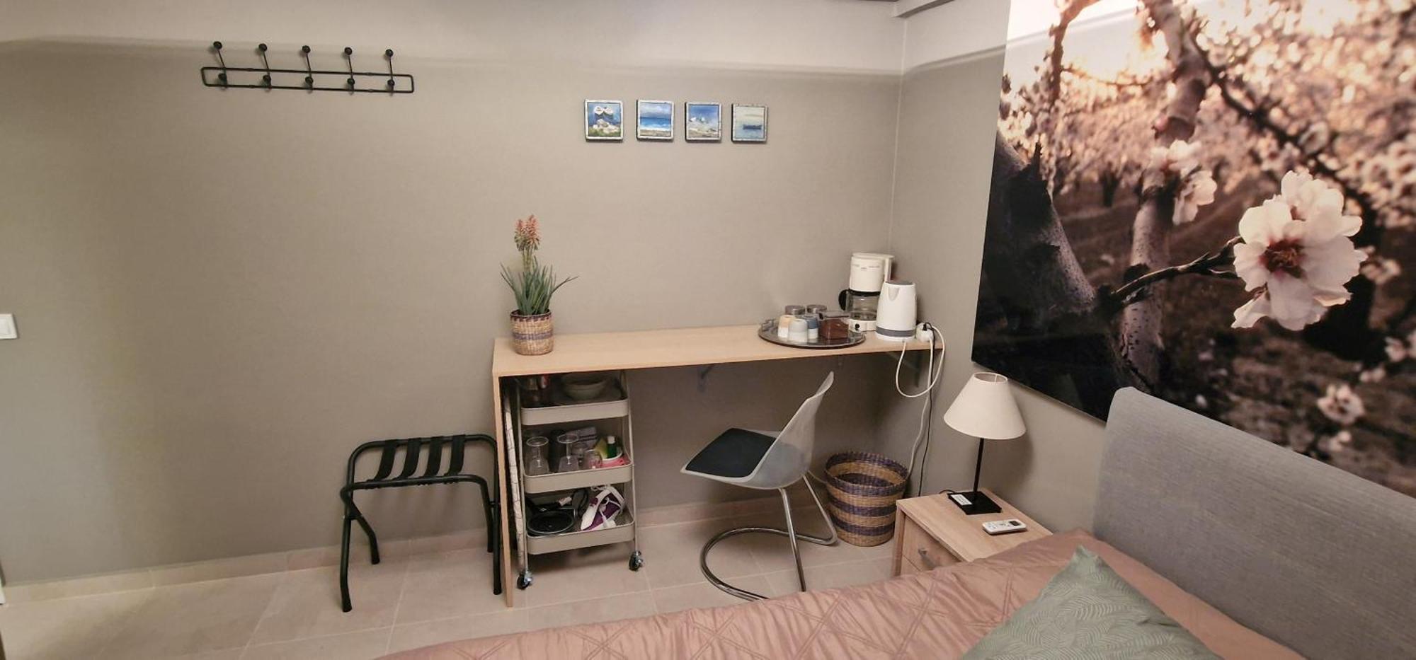 A Cozy Affordable Place At Voula Atenas Exterior foto